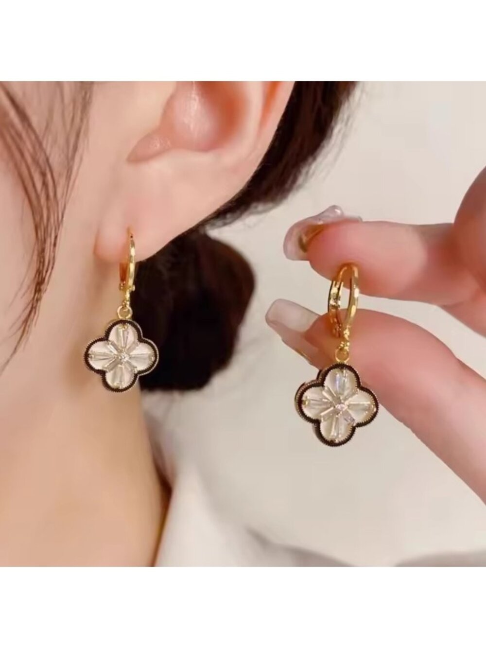 New! Alhambra 18 k Gold  plated Flower Earrings